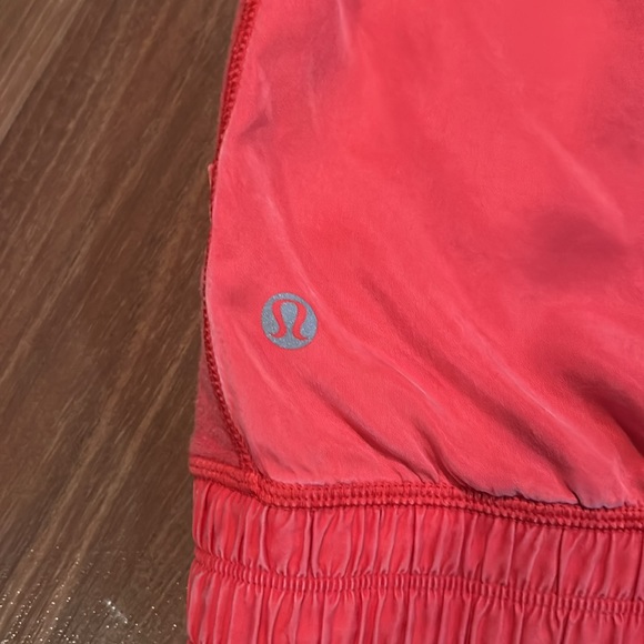 Older lululemon jacket size 2/ extra small - Picture 3 of 4